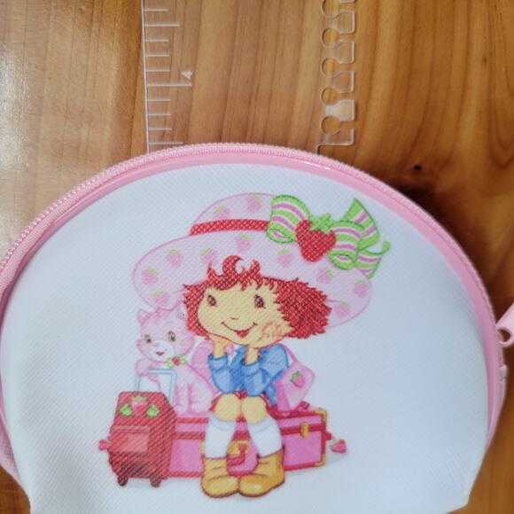 Light Pink Strawberry-Themed Coin Purse Set – 2000s Style Pouches with Keychain - Picture 3 of 4